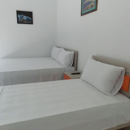 Guest House Vila Bega Sarandë Exterior foto