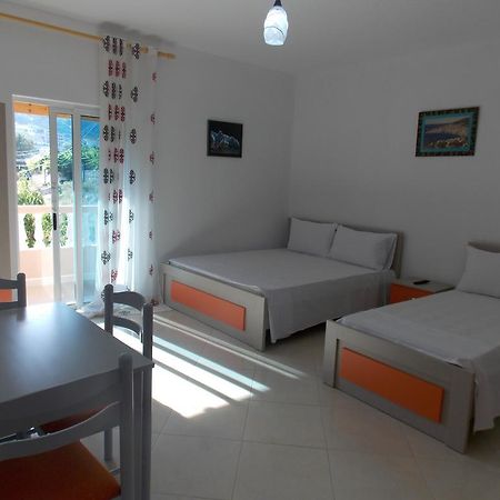 Guest House Vila Bega Sarandë Exterior foto