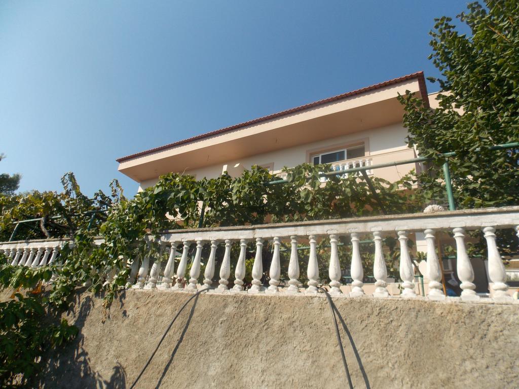 Guest House Vila Bega Sarandë Exterior foto