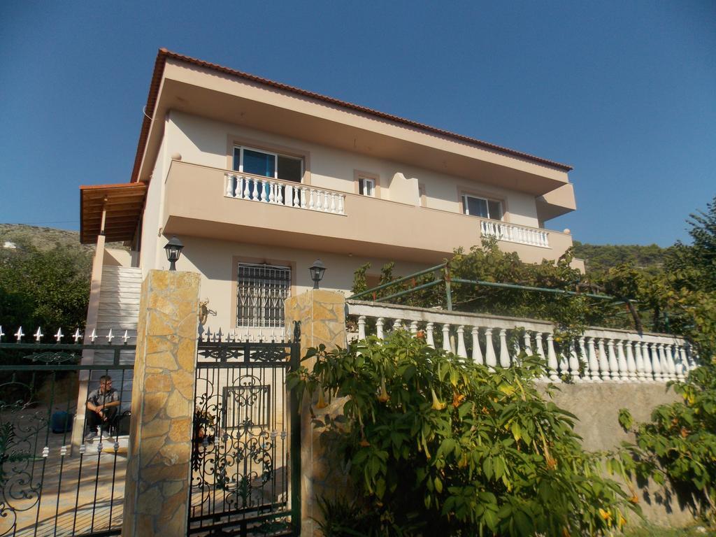 Guest House Vila Bega Sarandë Exterior foto