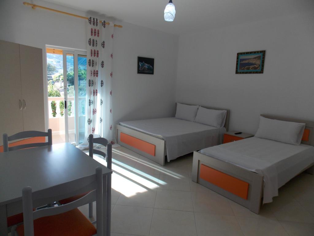 Guest House Vila Bega Sarandë Exterior foto