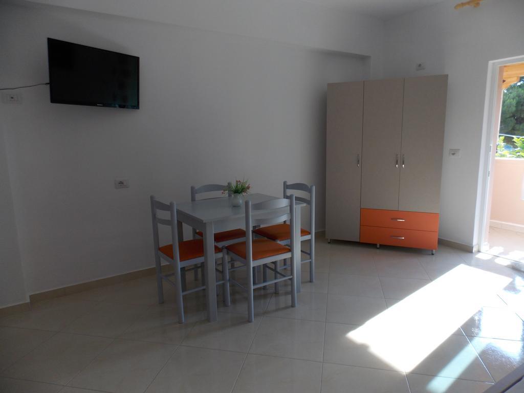 Guest House Vila Bega Sarandë Exterior foto