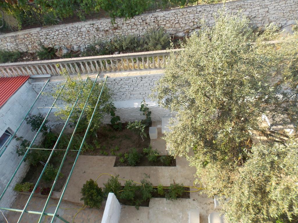 Guest House Vila Bega Sarandë Exterior foto