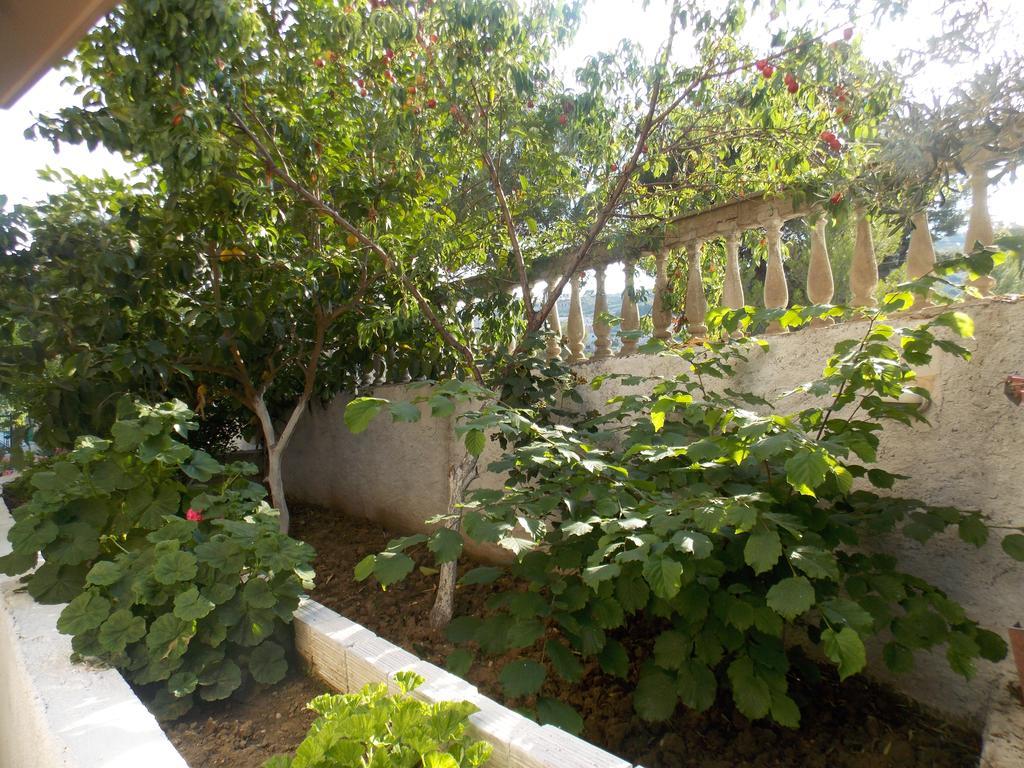 Guest House Vila Bega Sarandë Exterior foto