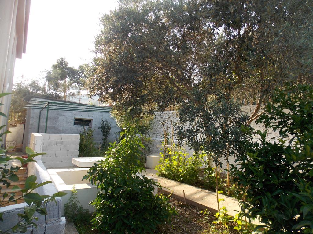 Guest House Vila Bega Sarandë Exterior foto