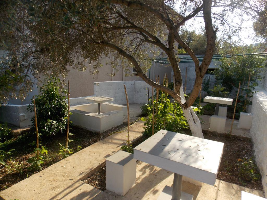 Guest House Vila Bega Sarandë Exterior foto