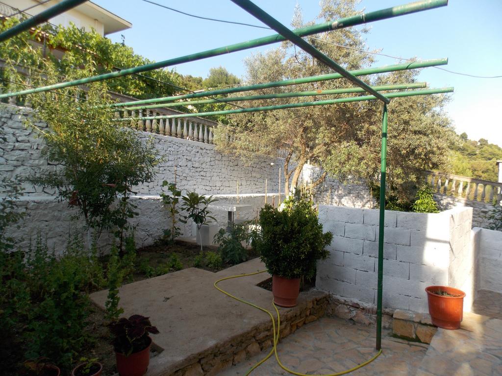 Guest House Vila Bega Sarandë Exterior foto