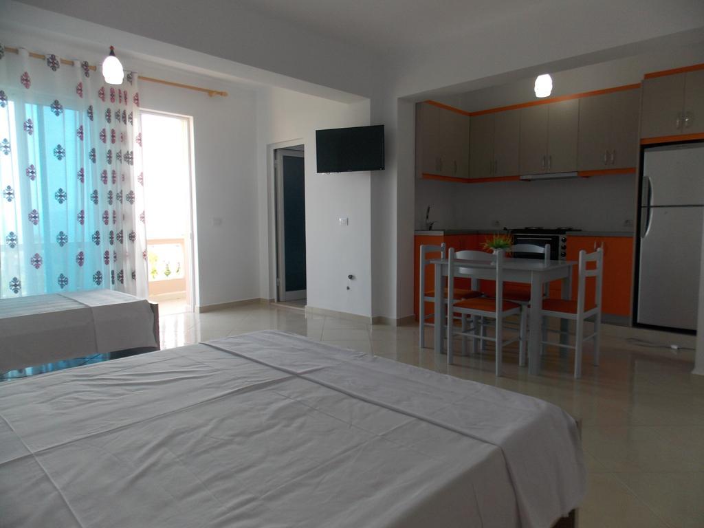 Guest House Vila Bega Sarandë Exterior foto