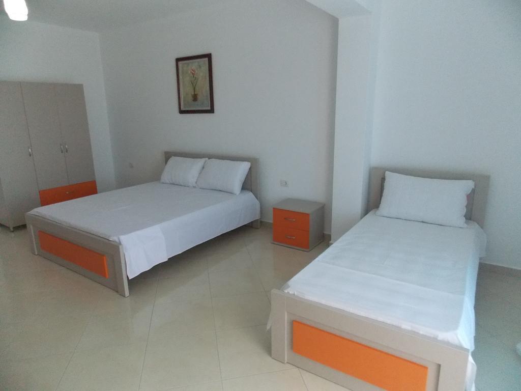 Guest House Vila Bega Sarandë Exterior foto