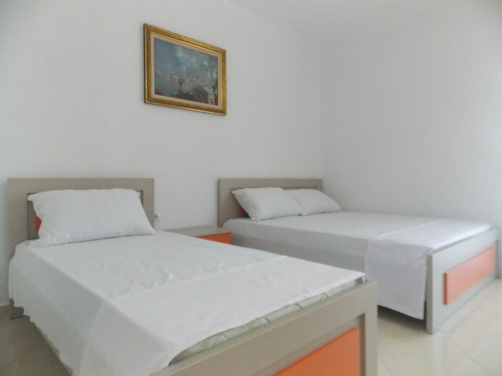 Guest House Vila Bega Sarandë Exterior foto
