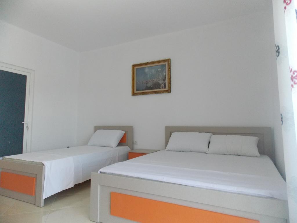 Guest House Vila Bega Sarandë Exterior foto