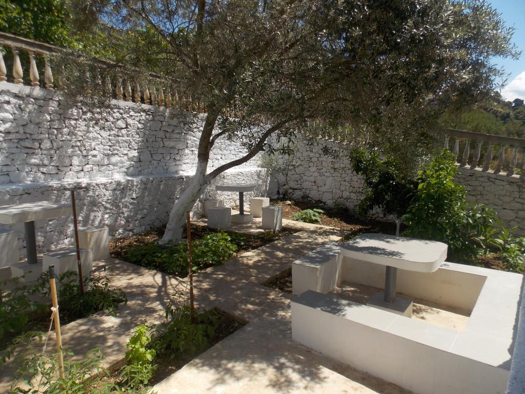 Guest House Vila Bega Sarandë Exterior foto
